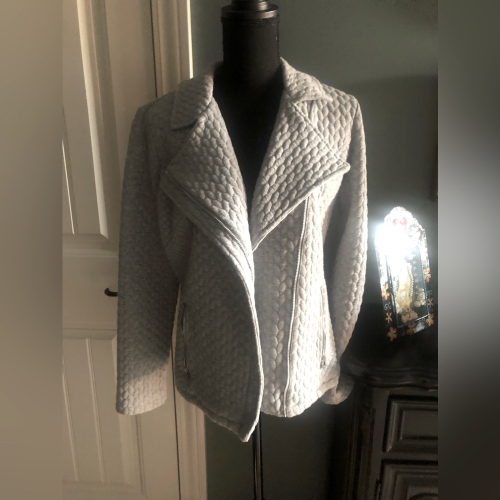 Isaac Mizrahi Quilted Heavy Knit Moto Jacket. Size S.  Never worn.